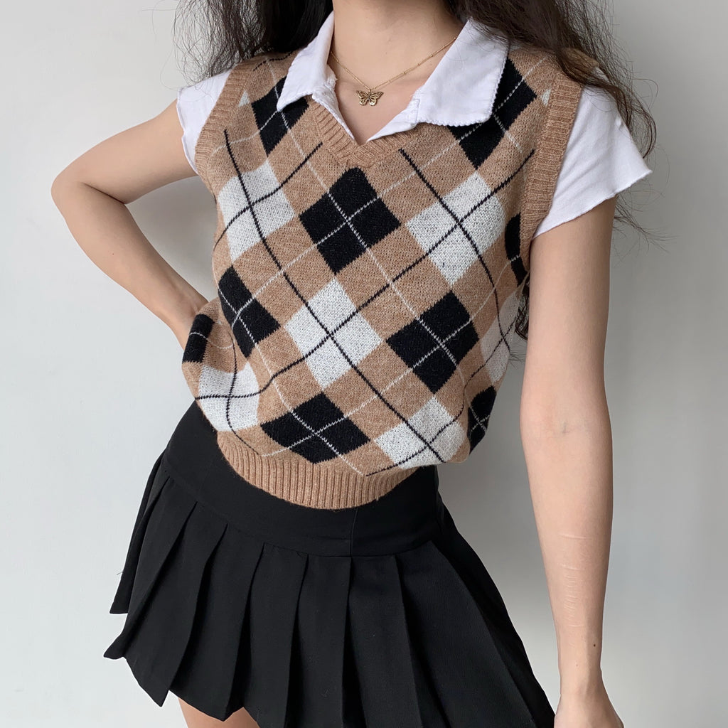 Almond Argyle Vest – Pellucid