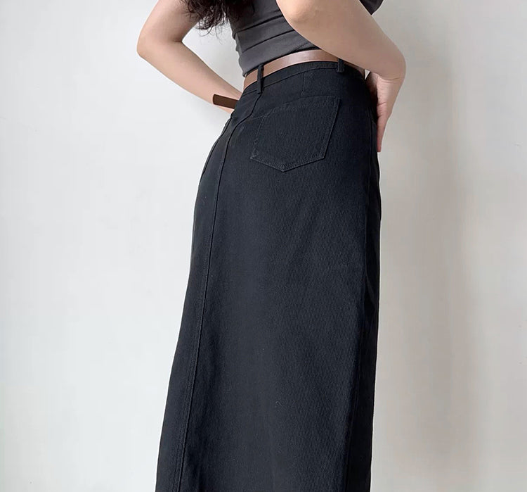 
            
                Load image into Gallery viewer, Timeless Denim Midi Skirt
            
        
