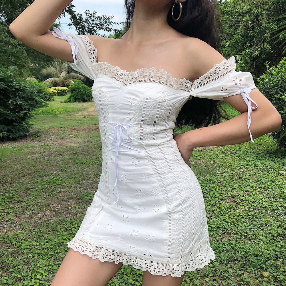 Anabelle Eyelet Milkmaid Dress Small Anabelle Eyelet Milkmaid Dress Small